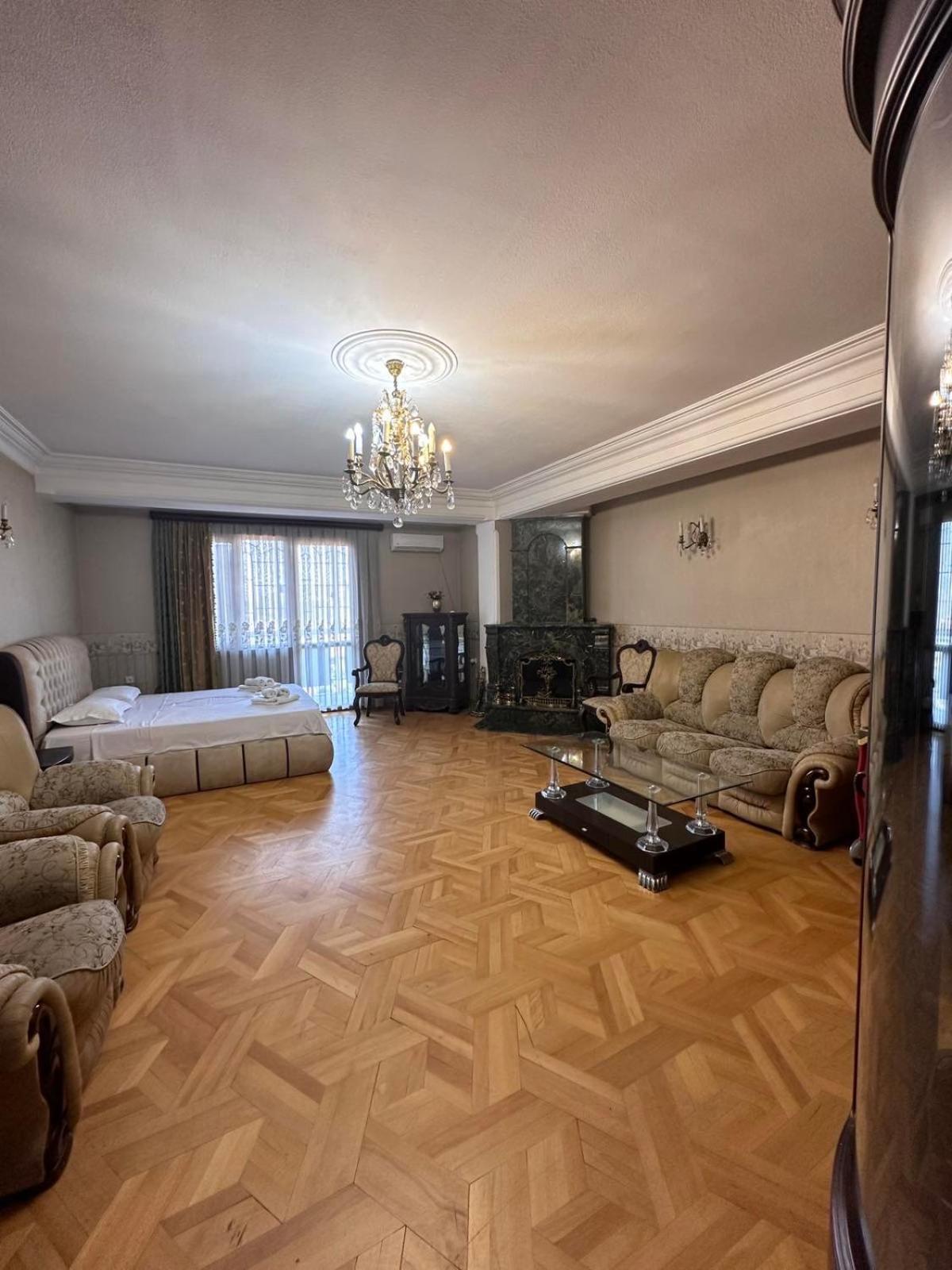 Apartment Tiflis טביליסי